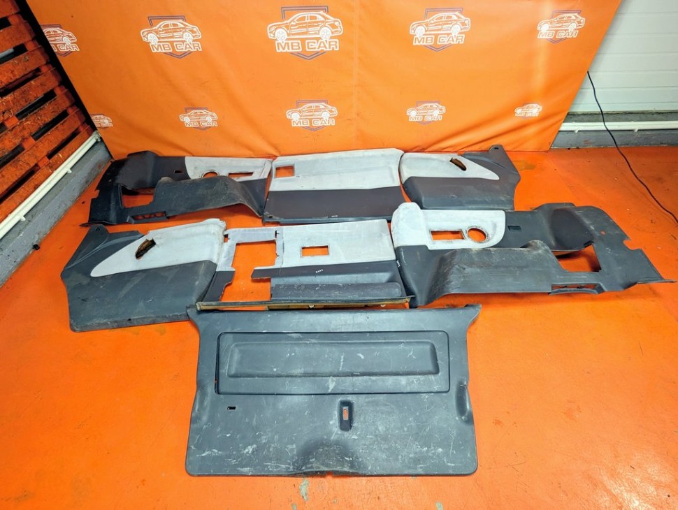 Комплект обшивки MERCEDES-BENZ Vito W638 (1996 - 2003) 108 2.3 CDI MT (79 л.с.) фото 1 &mdash; Разборка Мерседес