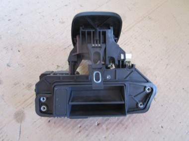 Ручка открытия багажника MERCEDES-BENZ E-класс W211/S211 (2002 - 2006) — Разборка Мерседес