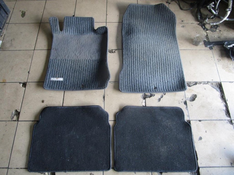 Коврики MERCEDES-BENZ E-класс W124/S124/C124/A124 (1984 - 1997) фото 1 — Разборка Мерседес