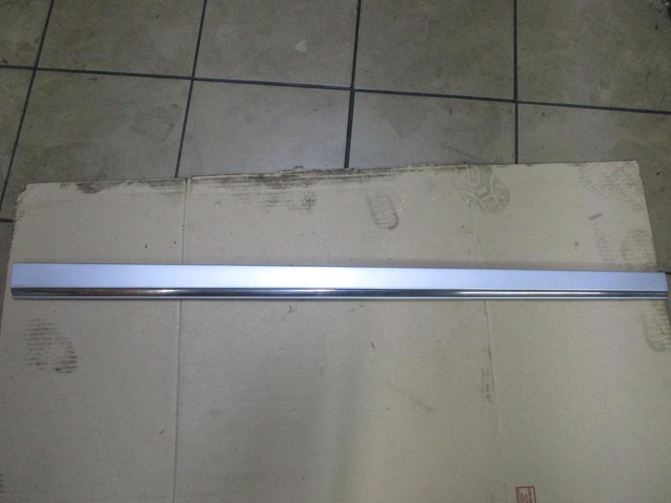 Молдинг двери MERCEDES-BENZ E-класс W211/S211 (2002 - 2006) фото 1 — Разборка Мерседес