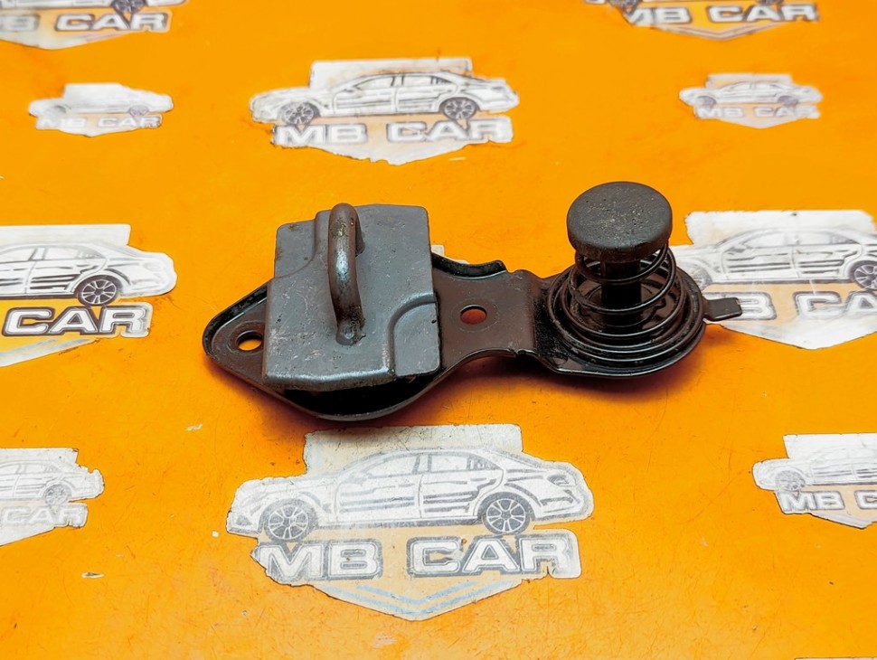 Ответная часть замка капота MERCEDES-BENZ E-класс AMG W211/S211 (2002 - 2006) E 55 AMG 5.4 AT (474 л.с.) фото 1 &mdash; Разборка Мерседес