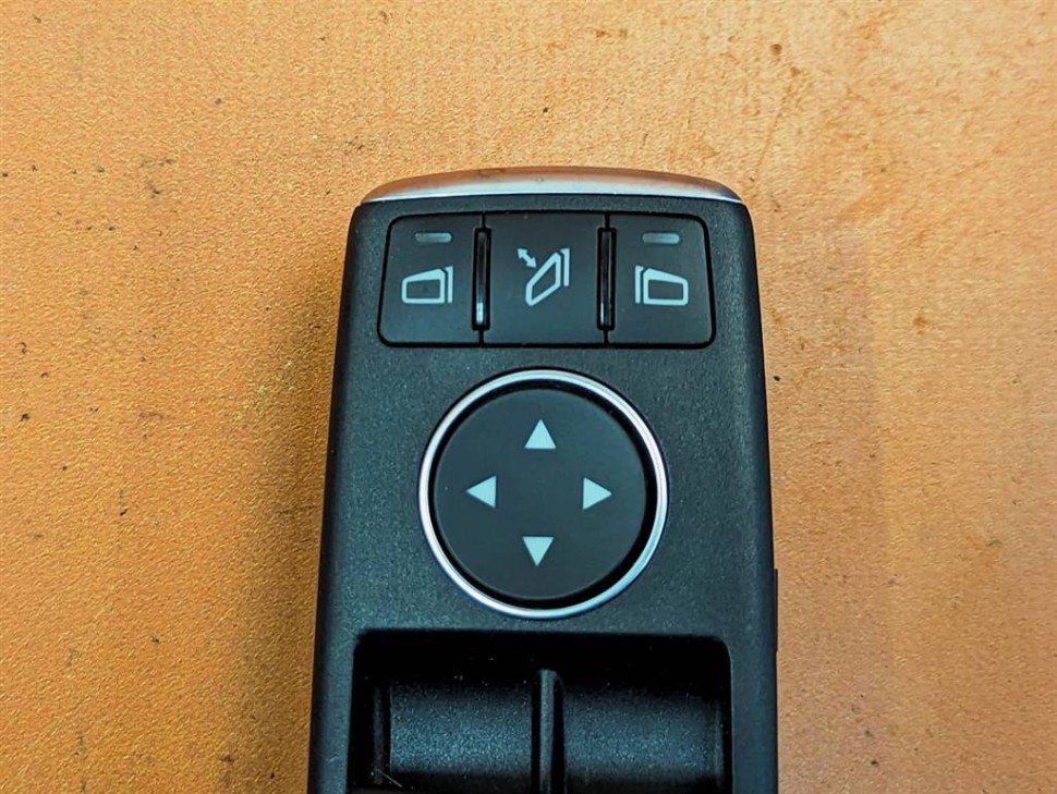 Блок кнопок стеклоподъемников MERCEDES-BENZ GLE-класс AMG W166 (2015 - 2019) фото 1 — Разборка Мерседес