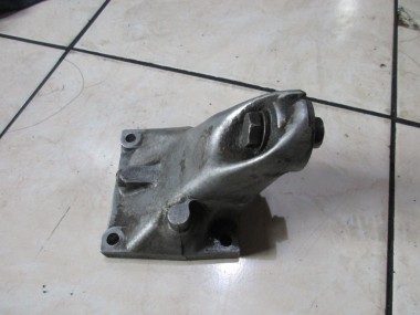 Лапа левая MERCEDES-BENZ W124 W124/S124/C124/A124 (1984 - 1993) — Разборка Мерседес