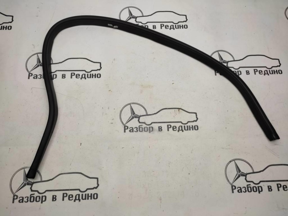 Уплотнитель моторного отсека MERCEDES-BENZ M-класс W164 (2005 - 2008) фото 1 — Разборка Мерседес