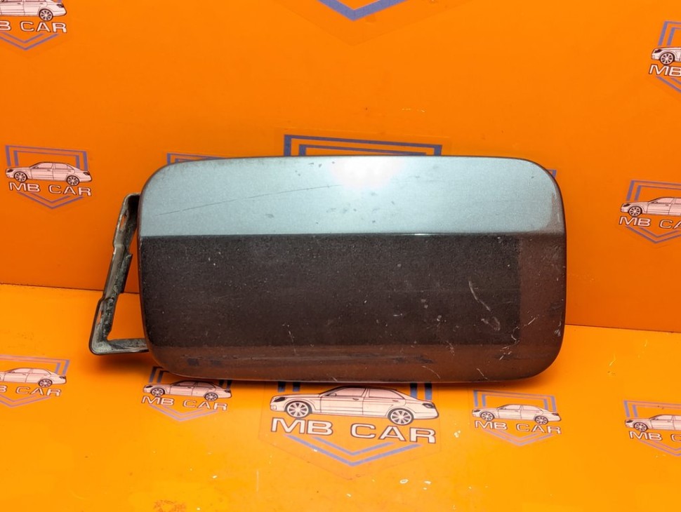 Лючок топливного бака MERCEDES-BENZ E-класс W124/S124/C124/A124 (1984 - 1997) E 300 CDI 3.0 AT (136 л.с.) фото 1 &mdash; Разборка Мерседес