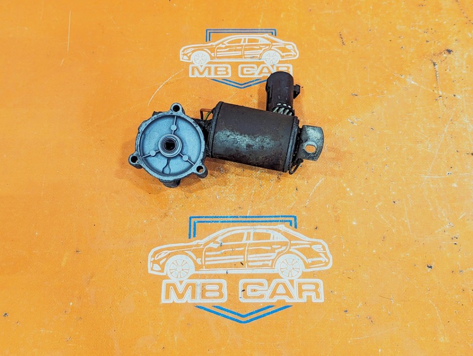 Моторчик раздаточной коробки MERCEDES-BENZ M-класс W163 (1997 - 2001) фото 1 — Разборка Мерседес