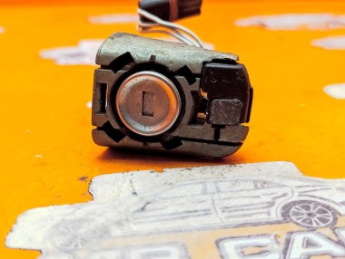 Личинки дверей MERCEDES-BENZ CLK-класс C208/A208 (1997 - 2000) &mdash; Разборка Мерседес