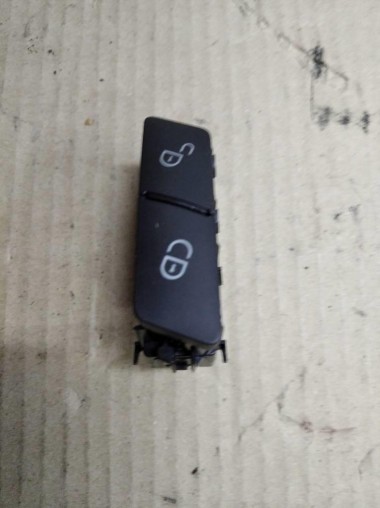 Кнопка центрального замка MERCEDES-BENZ GLE-класс AMG W166 (2015 - 2019) — Разборка Мерседес