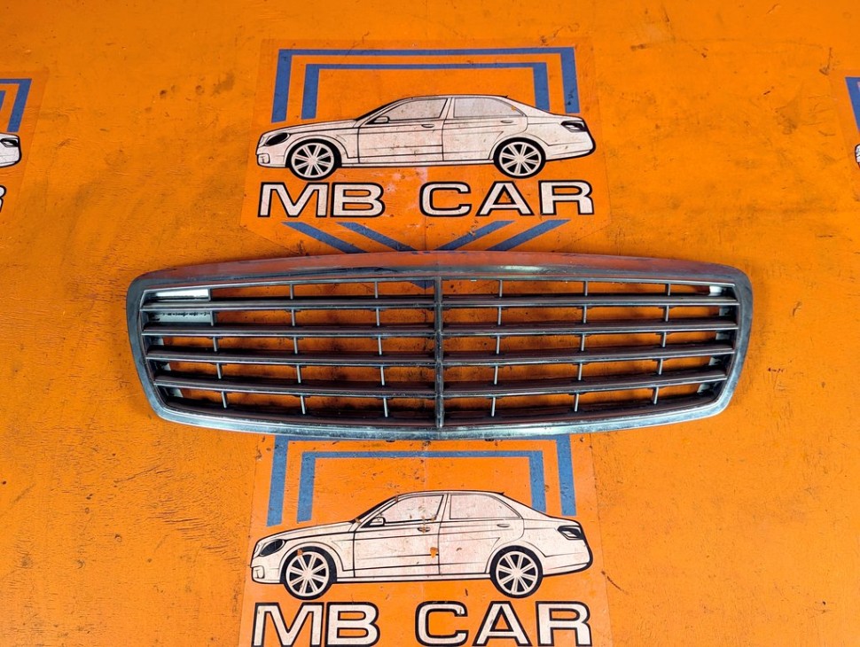 Решетка радиатора MERCEDES-BENZ E-класс W211/S211 (2002 - 2006) E 320 CDI 3.2 AT (204 л.с.) фото 1 &mdash; Разборка Мерседес