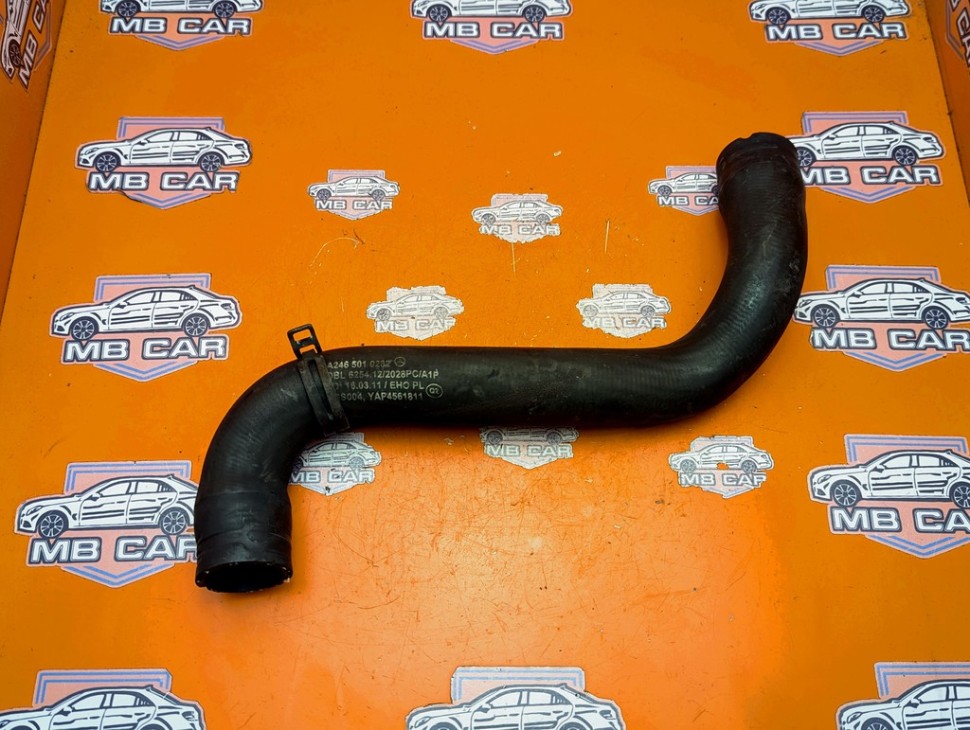 Патрубок радиатора MERCEDES-BENZ A-класс W176 рестайлинг (2015 - 2018) фото 1 — Разборка Мерседес