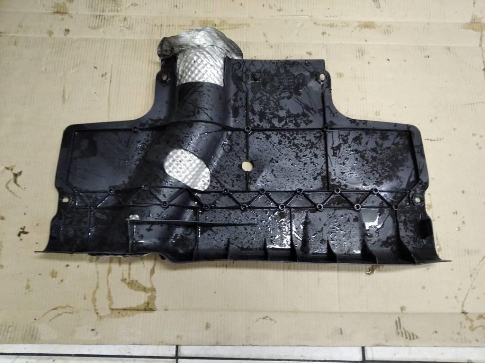 Защита днища MERCEDES-BENZ B-класс W246 рестайлинг (2014 - 2018) фото 1 — Разборка Мерседес