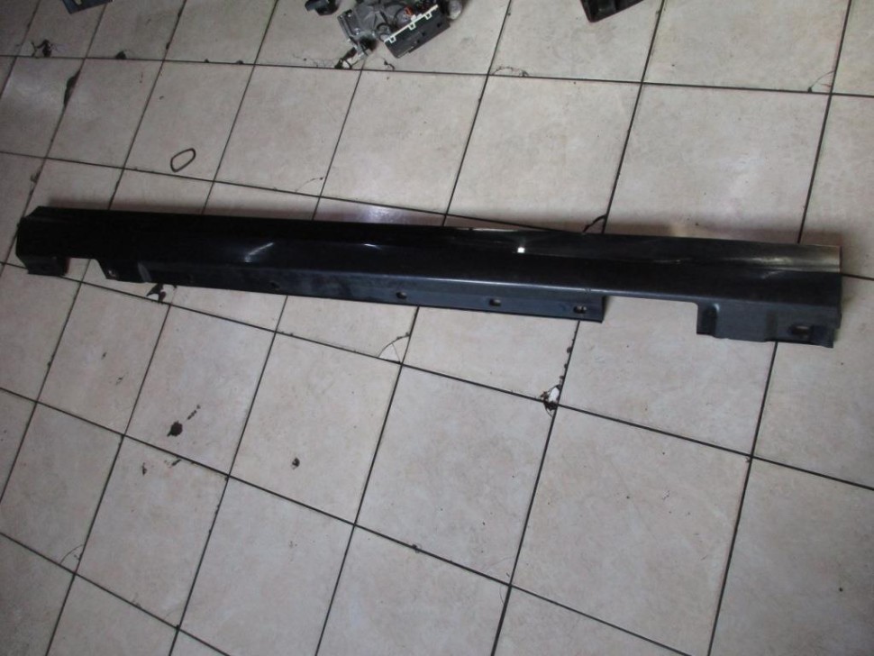 Порог пластиковый правый MERCEDES-BENZ C-класс W204/S204 (2006 - 2011) фото 1 — Разборка Мерседес