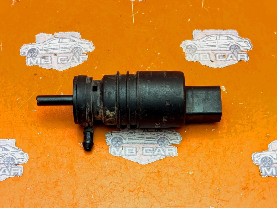 Насос омывателей MERCEDES-BENZ S-класс W220 (1998 - 2005) фото 1 — Разборка Мерседес