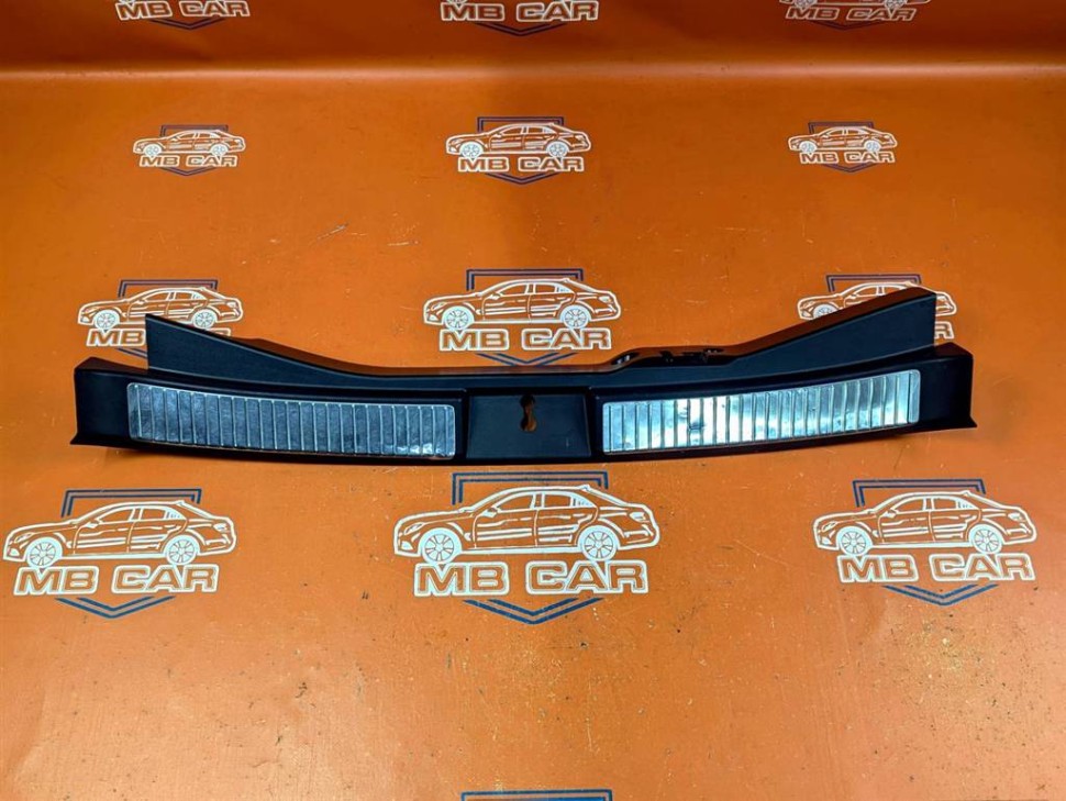 Накладка замка багажника MERCEDES-BENZ R-класс W251 (2005 - 2007) фото 1 — Разборка Мерседес