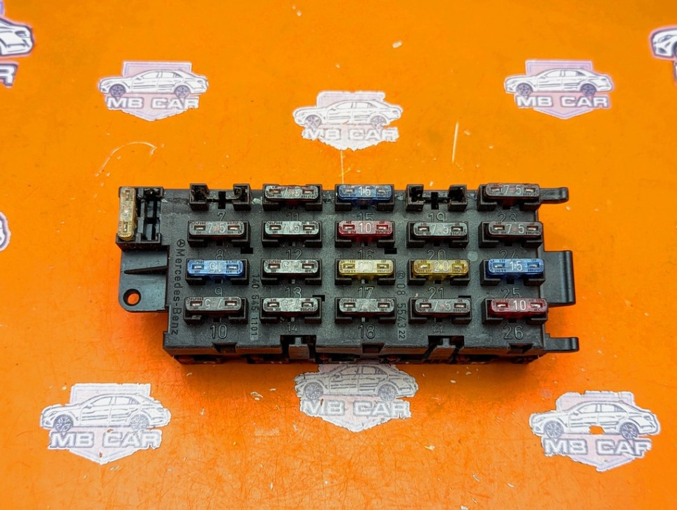 Блок предохранителей MERCEDES-BENZ S-класс W140 (1991 - 1998) фото 1 — Разборка Мерседес