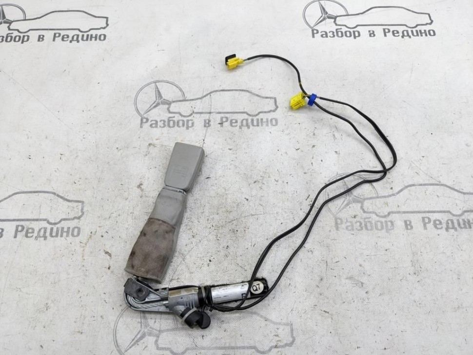 Замок ремня безопасности MERCEDES-BENZ S-класс W220 рестайлинг (2002 - 2005) фото 1 — Разборка Мерседес