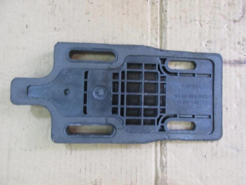 Кронштейн усилителя заднего бампера MERCEDES-BENZ S-класс W220 рестайлинг (2002 - 2005) фото 1 — Разборка Мерседес