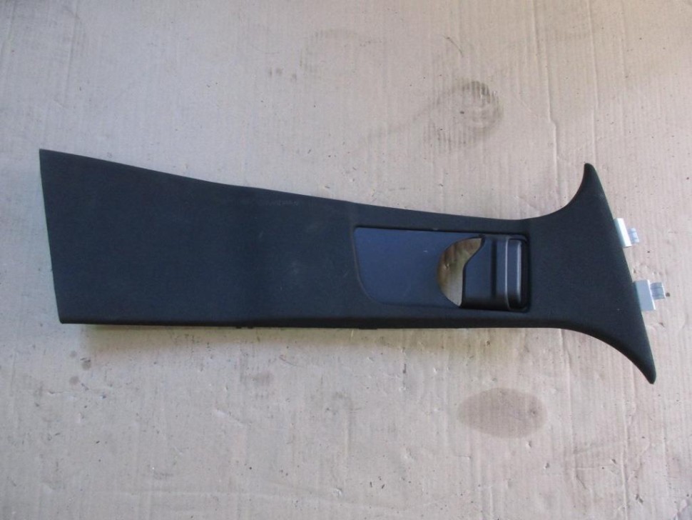 Накладка средней стойки MERCEDES-BENZ C-класс W205/S205/C205/A205 (2014 - 2018) фото 1 — Разборка Мерседес