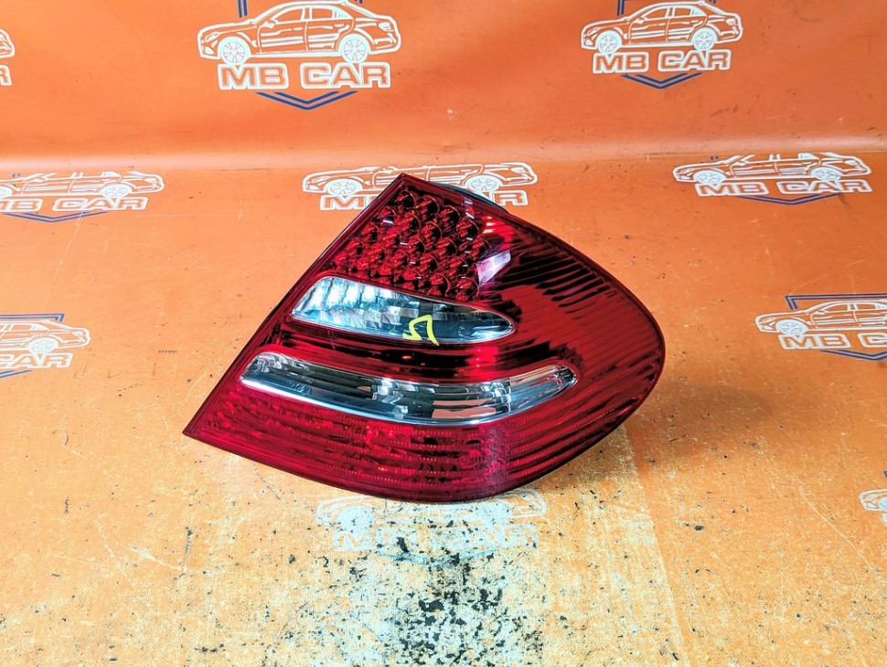 Фонарь задний правый MERCEDES-BENZ E-класс W211/S211 (2002 - 2006) фото 1 — Разборка Мерседес