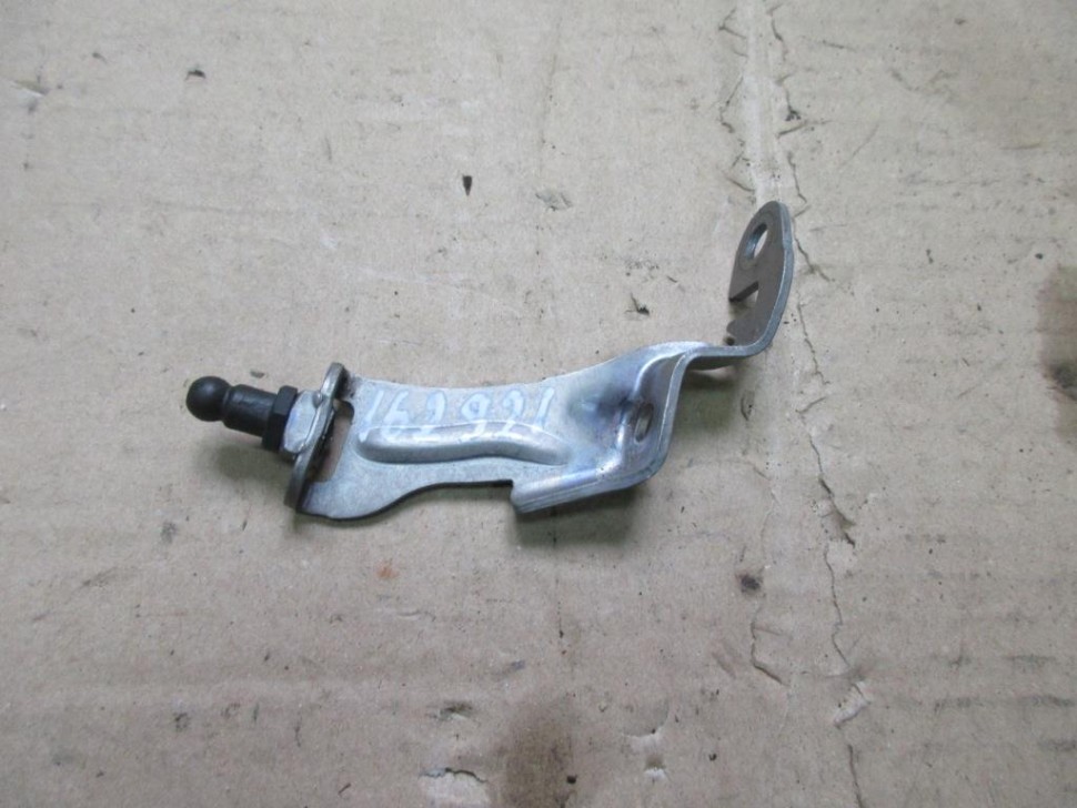 Кронштейн MERCEDES-BENZ C-класс W205/S205/C205/A205 (2014 - 2018) фото 1 — Разборка Мерседес