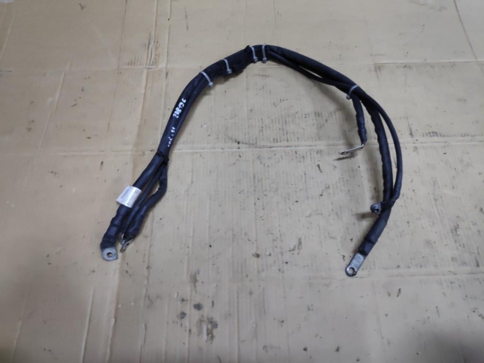 Провод плюсовой MERCEDES-BENZ C-класс W205/S205/C205/A205 (2014 - 2018) фото 1 — Разборка Мерседес