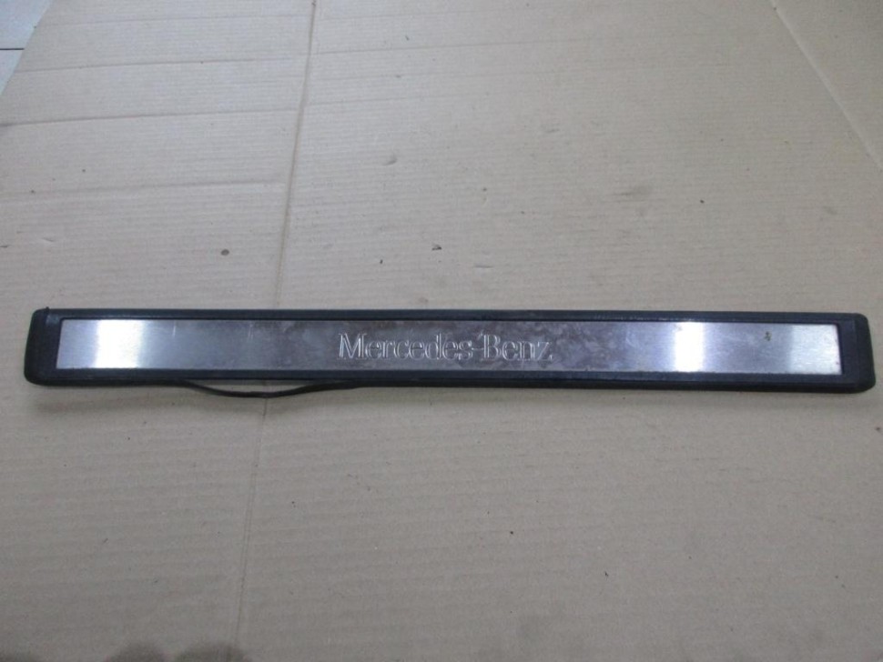Накладка порога внутренняя MERCEDES-BENZ E-class w211 фото 1 — Разборка Мерседес