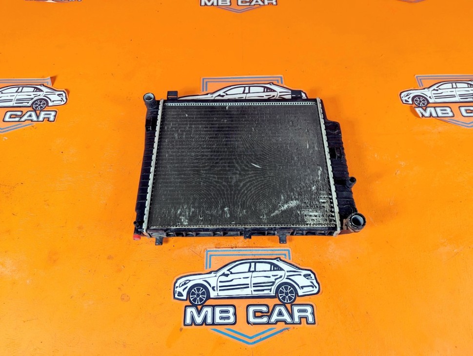 Радиатор MERCEDES-BENZ C-класс W202/S202 (1993 - 1997) фото 1 &mdash; Разборка Мерседес