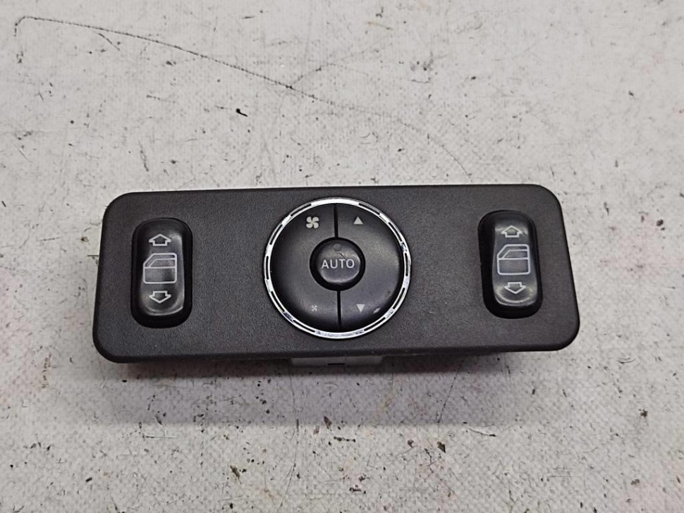 Панель управления климатом MERCEDES-BENZ M-класс W163 рестайлинг (2001 - 2005) фото 1 — Разборка Мерседес