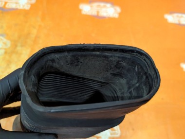 Патрубок воздушный MERCEDES-BENZ E-класс W211/S211 (2002 - 2006) — Разборка Мерседес