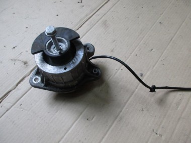 Опора двигателя MERCEDES-BENZ S-класс W222/C217/A217 (2013 - 2017) — Разборка Мерседес