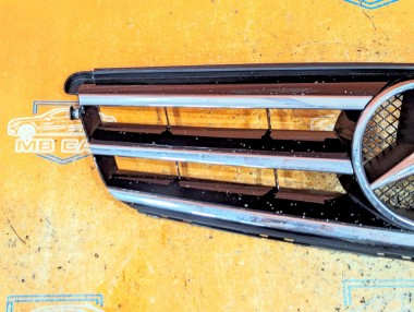 Решетка радиатора MERCEDES-BENZ C-класс W204/S204 (2006 - 2011) — Разборка Мерседес