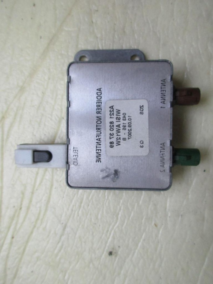 Антенный разветвитель MERCEDES-BENZ S-класс W221 (2005 - 2009) фото 1 — Разборка Мерседес