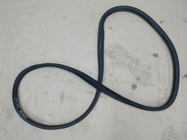 Уплотнитель дверного проема ( на кузове ) MERCEDES-BENZ C-класс AMG W205/S205/C205/A205 (2014 - 2018) — Разборка Мерседес