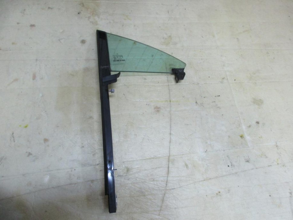 Стекло заднее левое MERCEDES-BENZ CLS-класс C219 (2004 - 2008) фото 1 — Разборка Мерседес