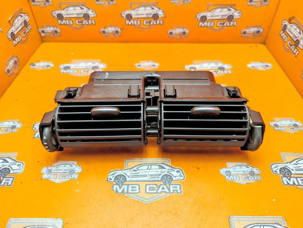 Воздуховод центральный MERCEDES-BENZ C-класс W203/S203/CL203 (2000 - 2004) фото 1 — Разборка Мерседес