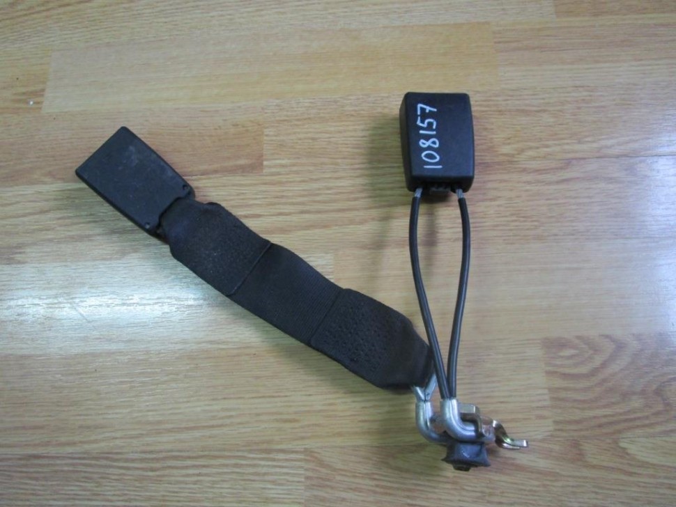 Замок ремня безопасности MERCEDES-BENZ S-класс W140 (1991 - 1998) фото 1 — Разборка Мерседес