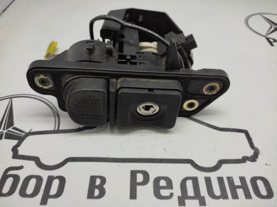 Ручка открытия багажника MERCEDES-BENZ S-класс W220 (1998 - 2005) фото 1 — Разборка Мерседес