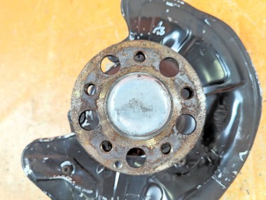 Кулак поворотный передний правый MERCEDES-BENZ E-класс W211/S211 (2002 - 2006) — Разборка Мерседес