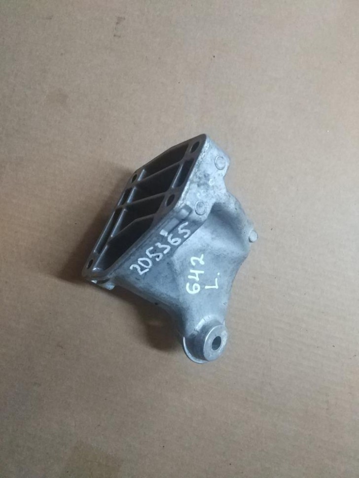 Лапа левая MERCEDES-BENZ GL-класс X166 (2012 - 2016) фото 1 — Разборка Мерседес