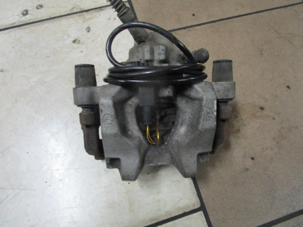 Суппорт задний правый MERCEDES-BENZ C-класс W204/S204 (2006 - 2011) фото 1 — Разборка Мерседес