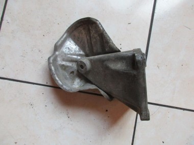 Лапа правая MERCEDES-BENZ E-класс W210/S210 (1995 - 1999) — Разборка Мерседес