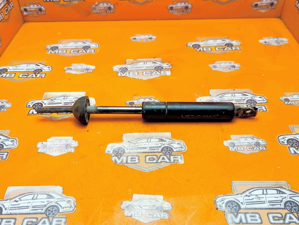 Амортизатор капота MERCEDES-BENZ C-класс W202/S202 (1993 - 1997) фото 1 &mdash; Разборка Мерседес