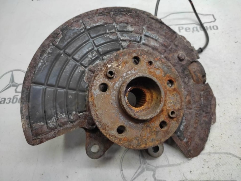 Кулак поворотный передний левый MERCEDES-BENZ M-класс W163 (1997 - 2001) фото 1 — Разборка Мерседес