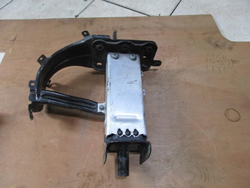 Кронштейн усилителя переднего бампера MERCEDES-BENZ E-класс W211/S211 (2002 - 2006) фото 1 — Разборка Мерседес