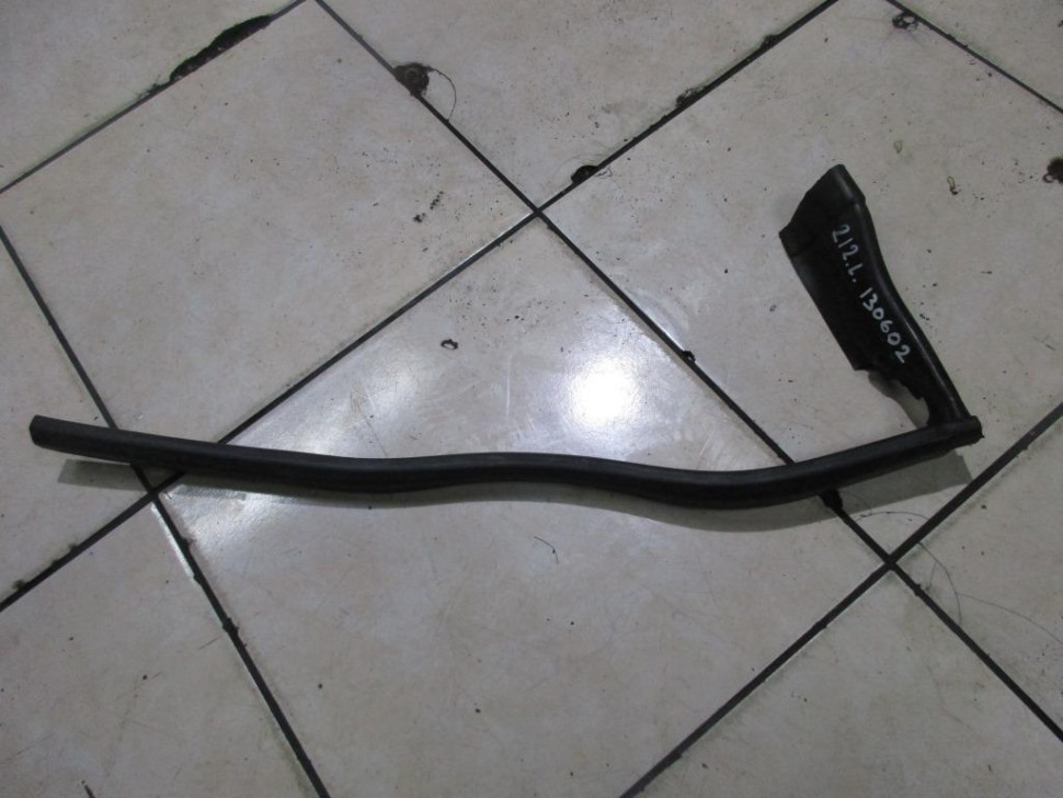 Уплотнитель моторного отсека MERCEDES-BENZ E-класс W212/S212/C207/A207 (2009 - 2013) фото 1 — Разборка Мерседес