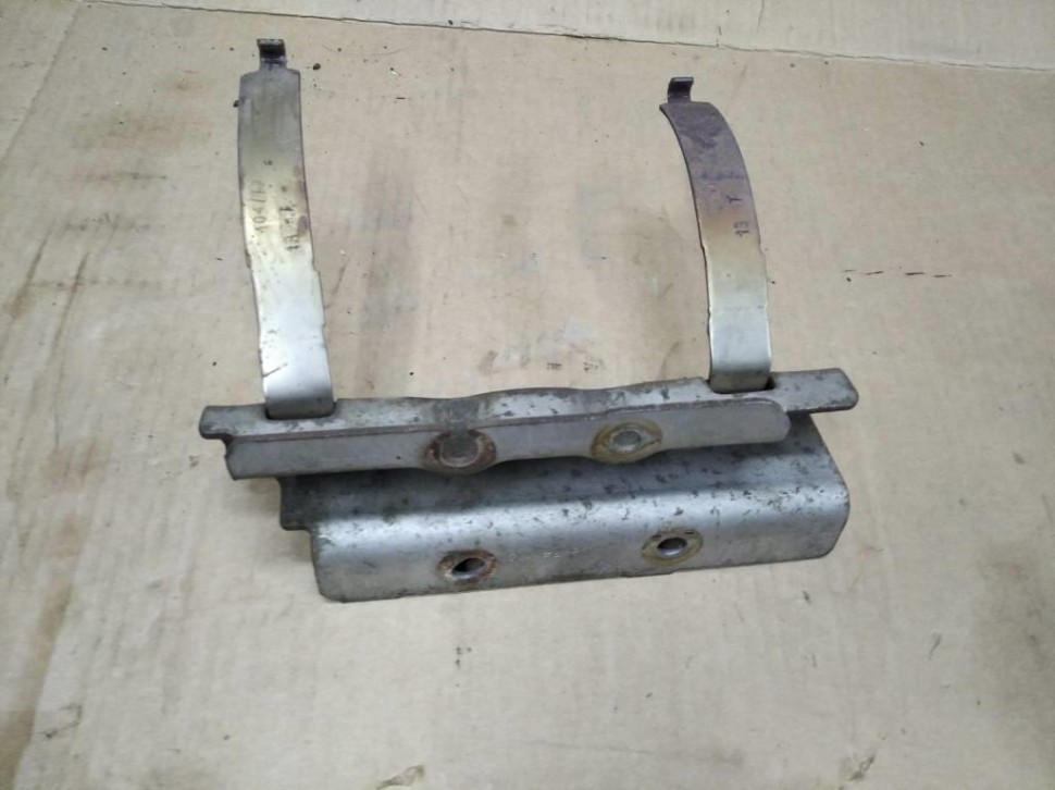 Кронштейн катализатора MERCEDES-BENZ B-класс W246 рестайлинг (2014 - 2018) фото 1 — Разборка Мерседес