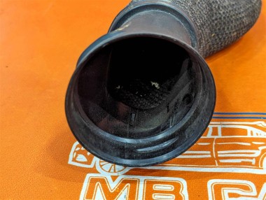 Патрубок воздушный MERCEDES-BENZ E-класс W211/S211 (2002 - 2006) — Разборка Мерседес