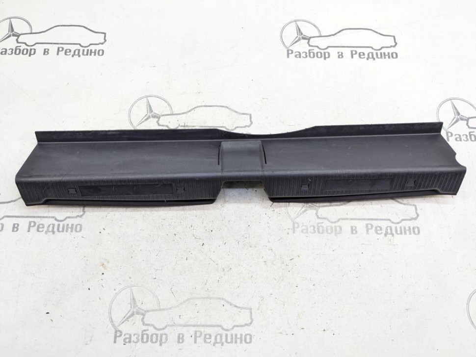 Накладка замка багажника MERCEDES-BENZ A-класс W168 (1997 - 2001) фото 1 — Разборка Мерседес