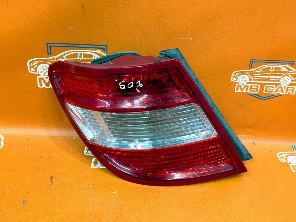 Фонарь задний левый MERCEDES-BENZ C-класс W204/S204 (2006 - 2011) фото 1 — Разборка Мерседес