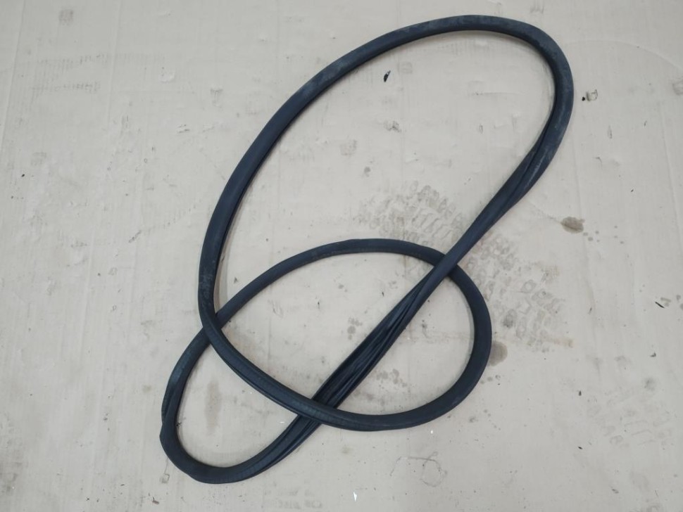 Уплотнитель дверного проема ( на кузове ) MERCEDES-BENZ C-класс AMG W205/S205/C205/A205 (2014 - 2018) фото 1 — Разборка Мерседес